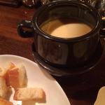 特製チーズフォンデュ〜フランスパン付き〜(dining cafe & bar KENSINGTON)