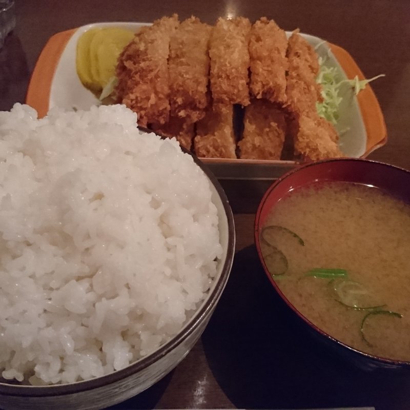 チキンカツ定食大盛り(肉弁 )
