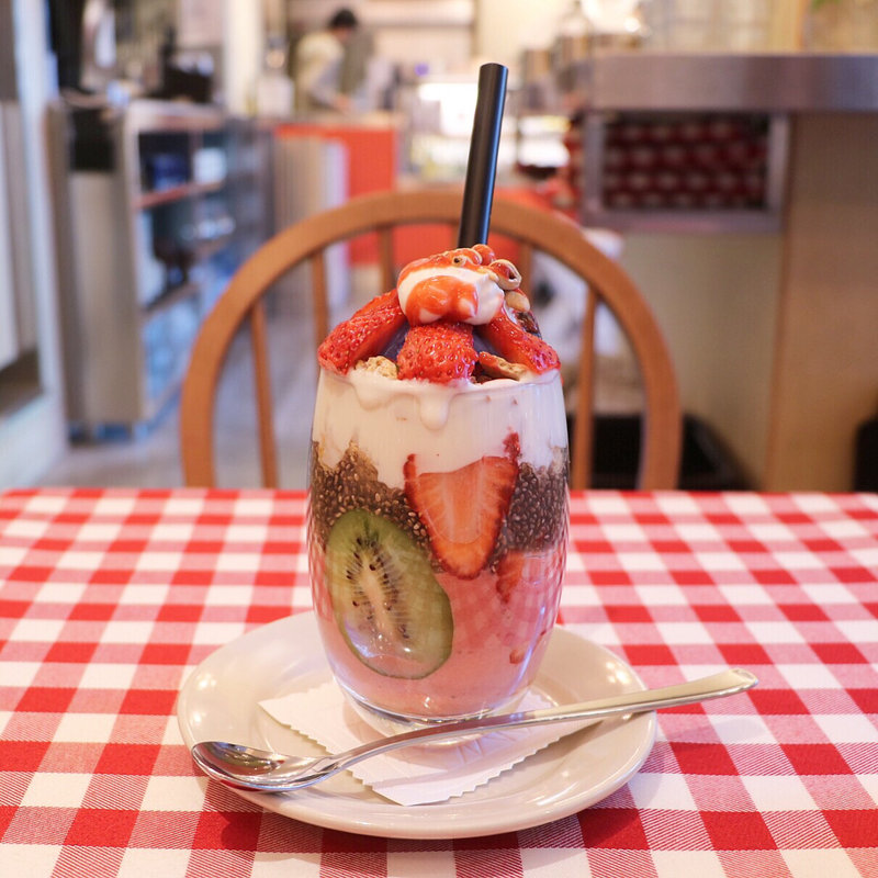 ストロベリーシェイクパフェ(FLUNKY PARLOR)