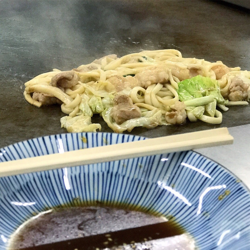ホルモン(¥600)うどん玉(150)(かづ )