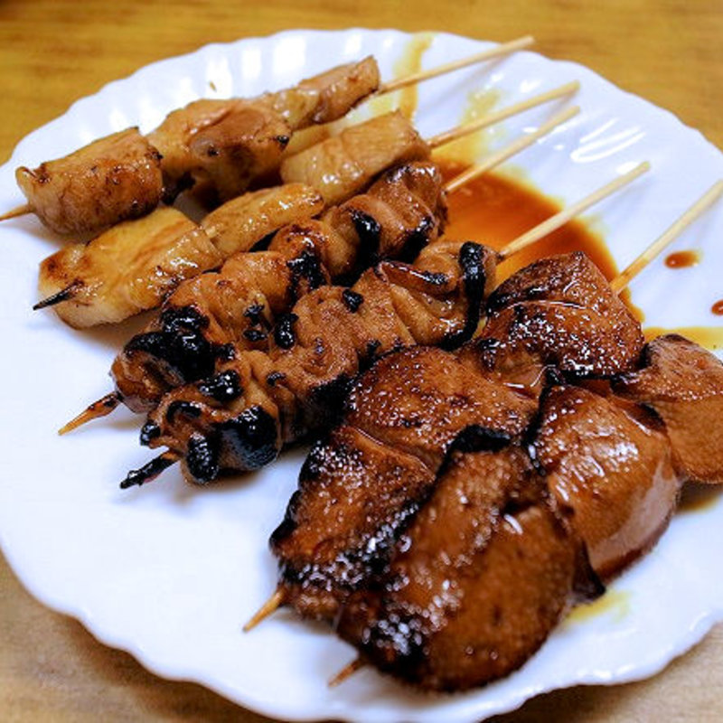 カシラ、シロ、レバー(丸徳 )