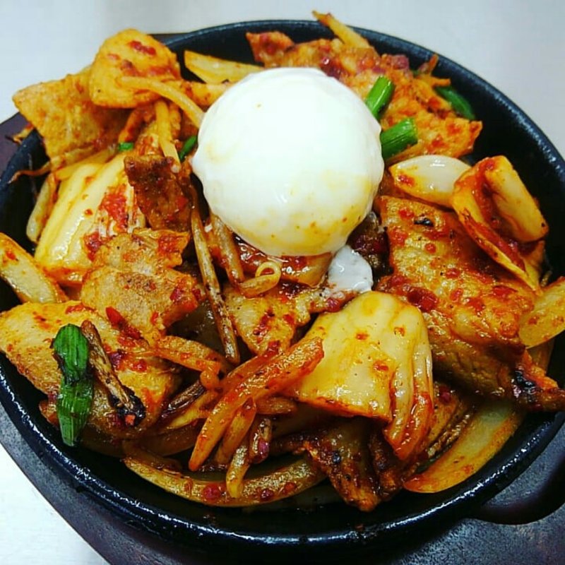 豚キムチ(串カツ×お好み焼き 串かつ ふじやま 新世界ジャンジャン横丁店)