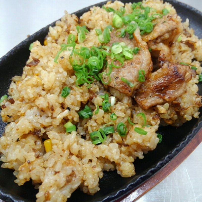 鉄板ガーリックライス(串カツ×お好み焼き 串かつ ふじやま 新世界ジャンジャン横丁店)