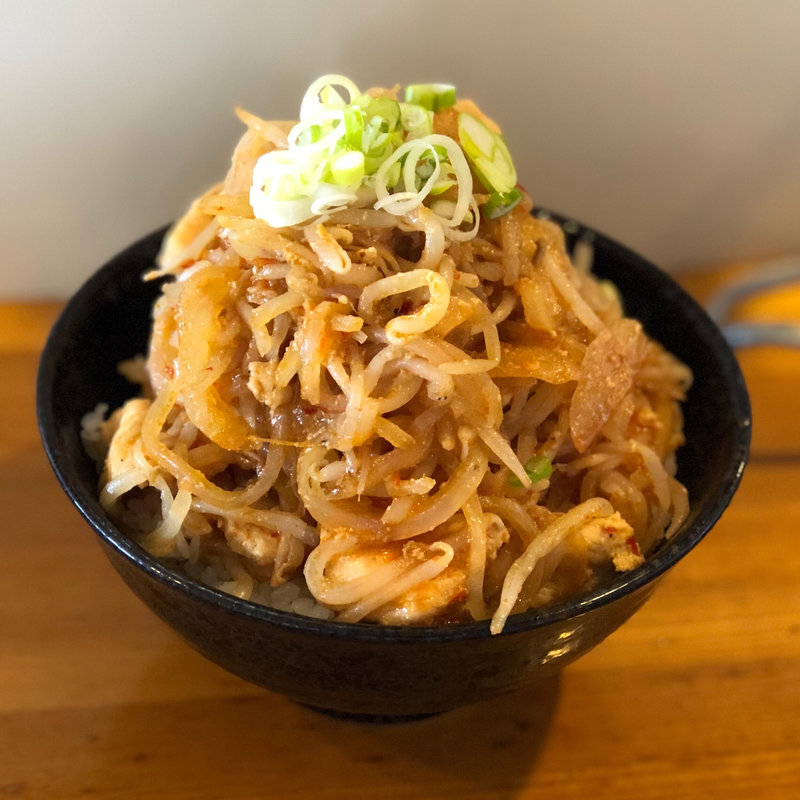 ピリ辛丼(やきにく屋さん　ハブキヤ （HABUKIYA）)