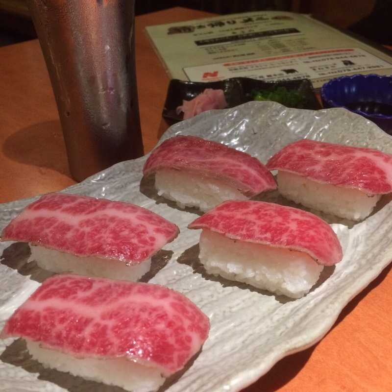 あぶり牛トロにぎり(5カン)(まねきや 高砂店)
