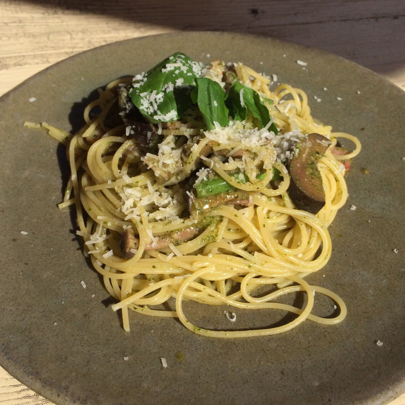 ジェノベーゼ(ベーコンと野菜)のスパゲッティ(クワモンペ （KUWA MONPE）)