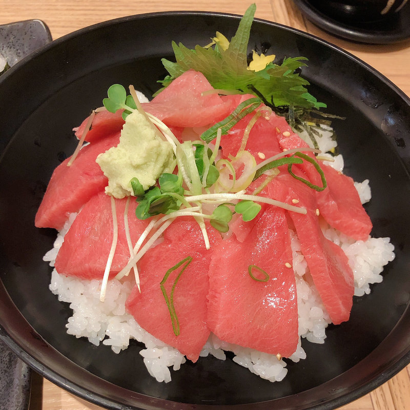 まぐろ中トロ丼(さかなやのmaru寿司 ルクア1100店 （サカナヤノマルスシ）)