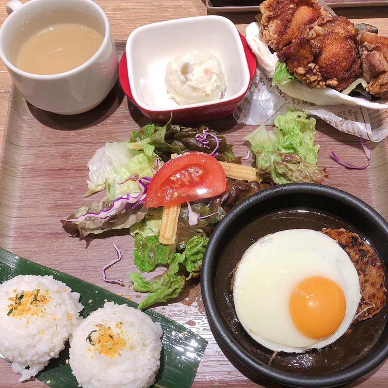 オリジナルグレービー ロコモコプレート(ハワイアンレストラン モアナキッチン ユニバーサル・シティウォーク大阪店)