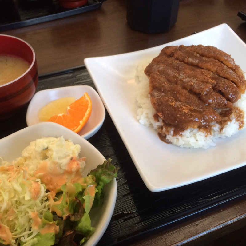 牛かつめし(並)(ラッキー食堂)