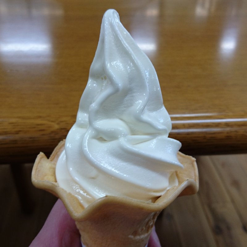 生乳ソフトクリーム(道の駅両神温泉薬師の湯 お食事処 )