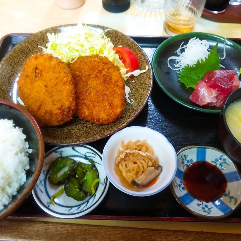 コロッケメンチ盛り合わせ定食(定食 卓味)