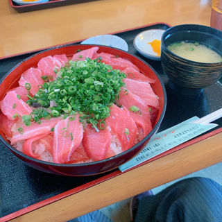 ミックス丼特盛(マグロのマルジン)