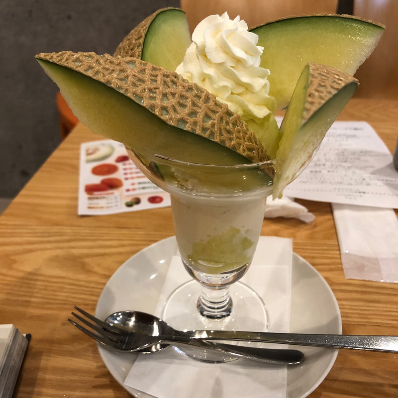 静岡産 マスクメロンのパフェ(フルーツパーラーゴトー )