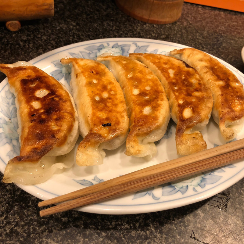 焼き餃子の老舗  たれなし餃子！tarenasigyoza(江戸東京小岩　創業昭和十一年　餃子の老舗　中華料理　永楽 )