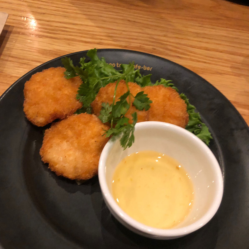 エビのすり身揚げ(マンゴツリーカフェ+バー ウィング高輪WEST （mango tree cafe+bar）)