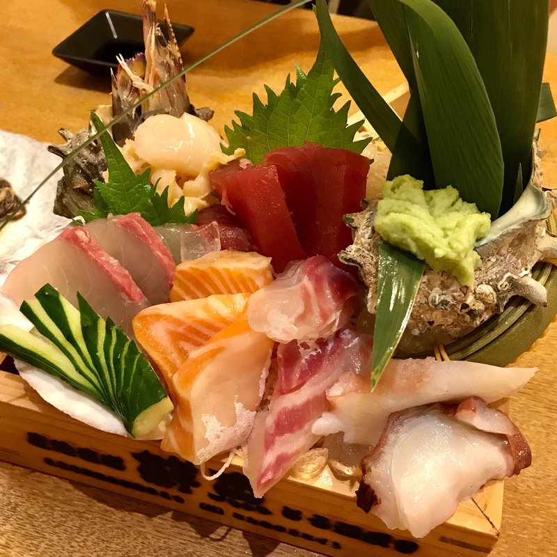 刺身盛り合わせ(産地直送仲買人いぶし銀次郎 小禄本舗 （いぶしぎんじろう）)