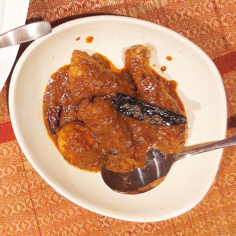 玉子入りスパイシーチキンカレー(ベンガル料理 プージャー)