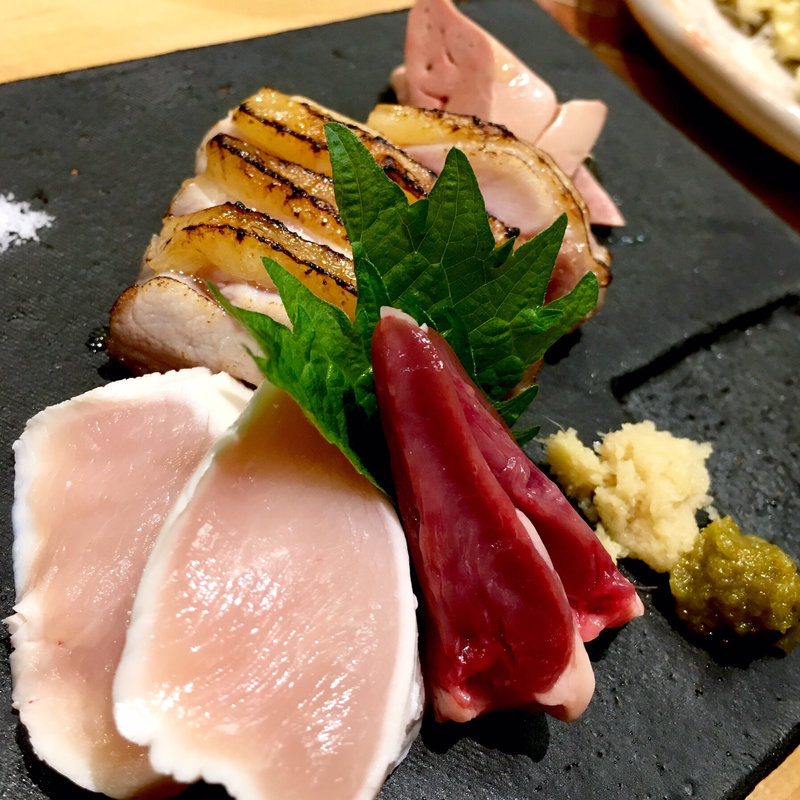 高坂地鶏 刺身盛合せ(鶏と肴 フルヤ)