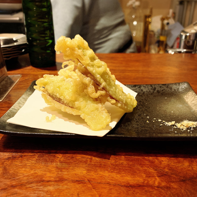 ミョウガの天ぷら(メシ酒場 鈴木ちゃん)