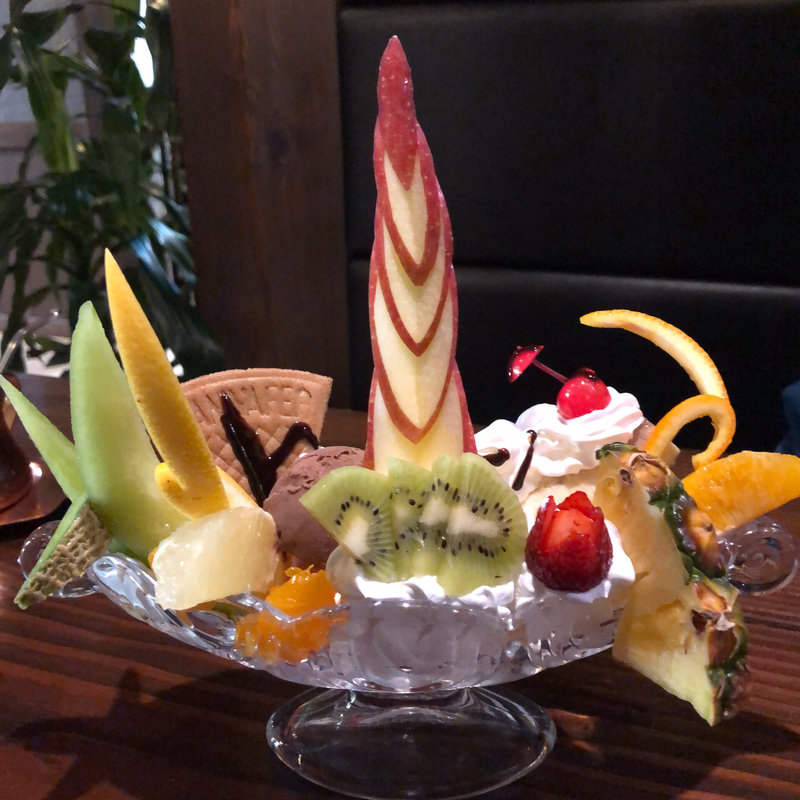 フルーツパフェ(羅布乃瑠 沙羅英慕 福島店 （ロブノオル サラエボ）)
