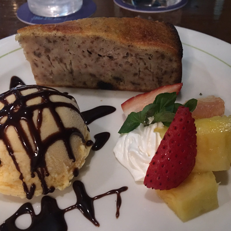 ケーキ&バニラアイス(Bar Bar Bar)