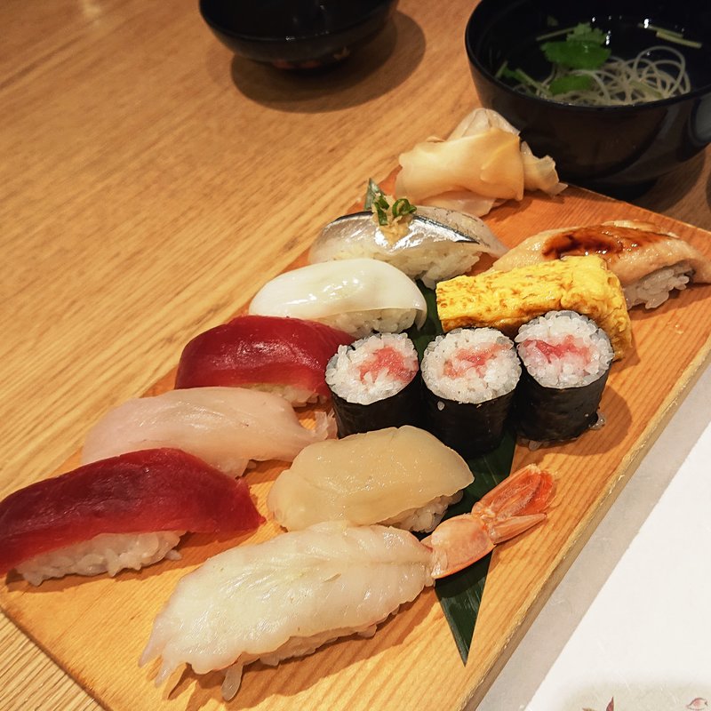 江戸前にぎり寿司(築地 寿司岩 川崎アゼリア店)