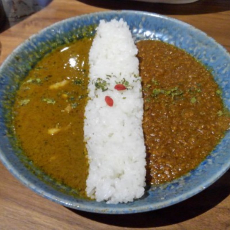 2種合い掛けスパイスカレー(麻布十番 薬膳カレー 新海 虎ノ門店)