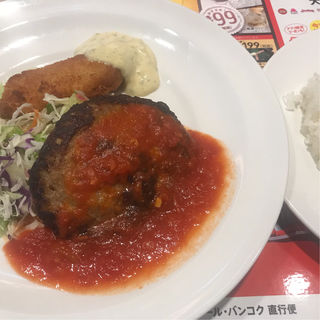 （水）ハンバーグトマトソース&白身魚フライ(ガスト 小倉駅前店)