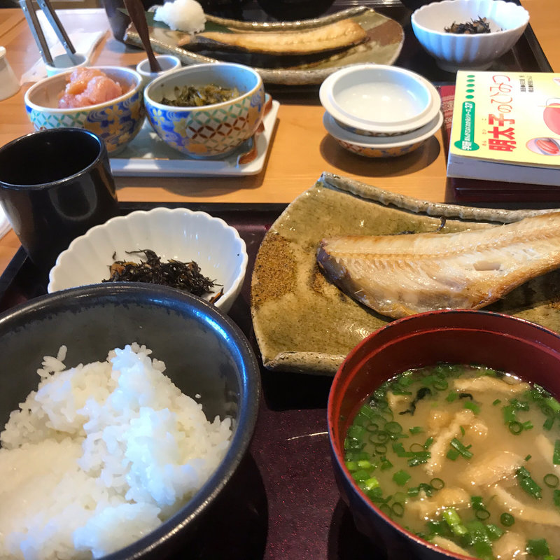 日替わり定食(九州直送の干物定食など)(博多もつ鍋 やまや ekie広島店)