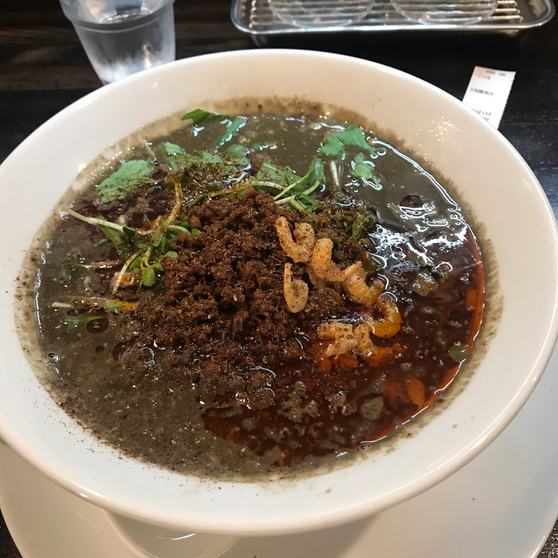 黒胡麻担々麺(四川担担麺  阿吽 浅草店)