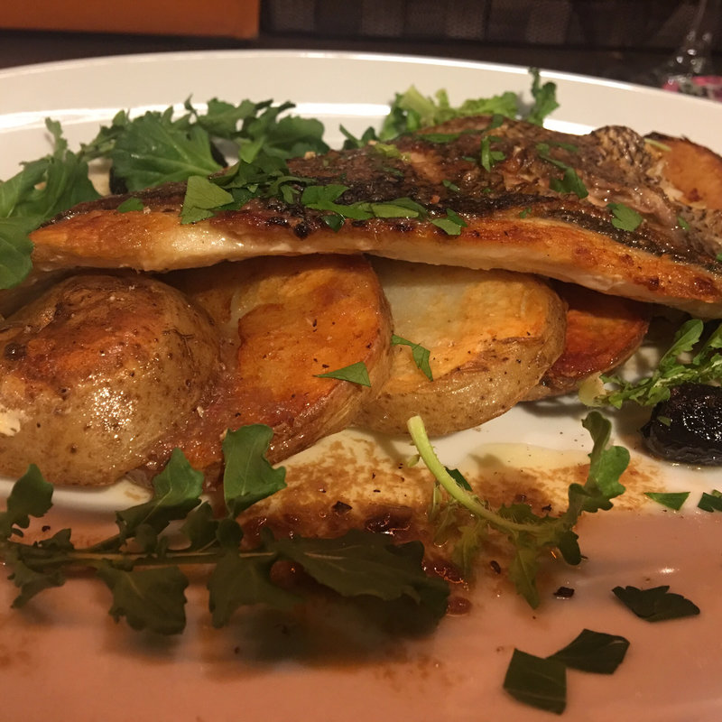 兵庫産 天然真鯛とジャガイモのロースト アンチョビバターソース(農家の野菜×創作料理101)