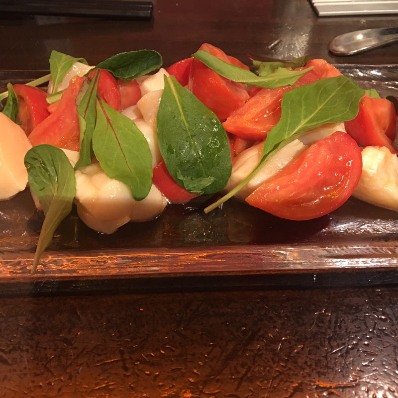 スーパーフルーツトマトと北海道産ホタテのマリネサラダ仕立て(農家の野菜×創作料理101)