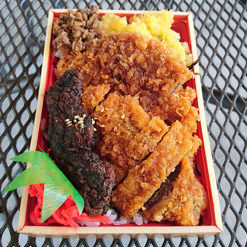 くじら弁当(道の駅和田浦WA・O!)