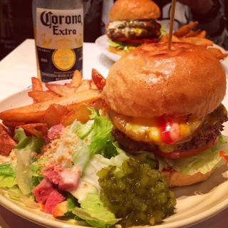 パインチーズベーコンバーガー(S.B.DINER-KOBE （エスビーダイナー コウベ）)