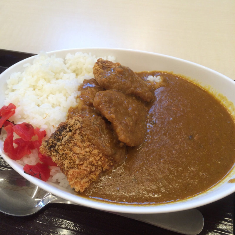 鰹カツカレー(サラダ付)(道の駅なぶら土佐佐賀)