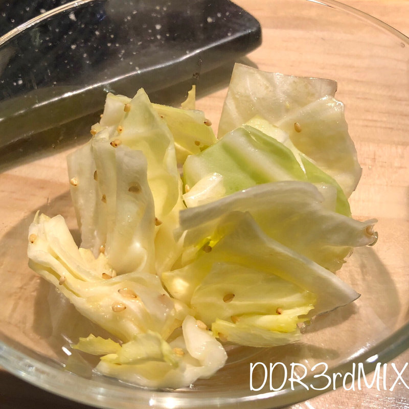 胡麻塩キャベツ(肉のヒマラヤ Teppan)