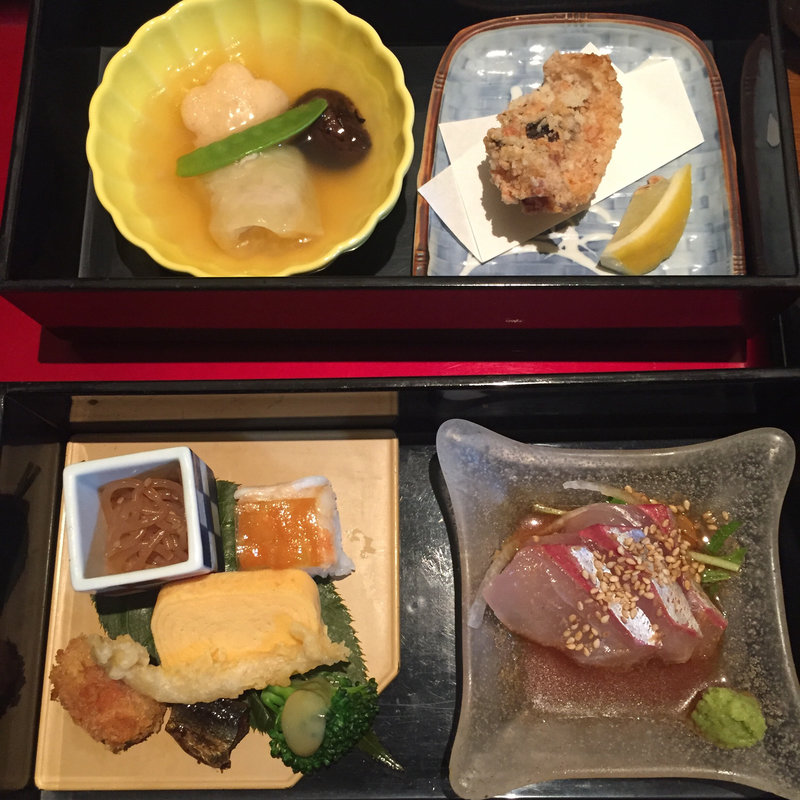 季節の二段重(九州の旬 博多廊 福岡本店 （はかたろう）)