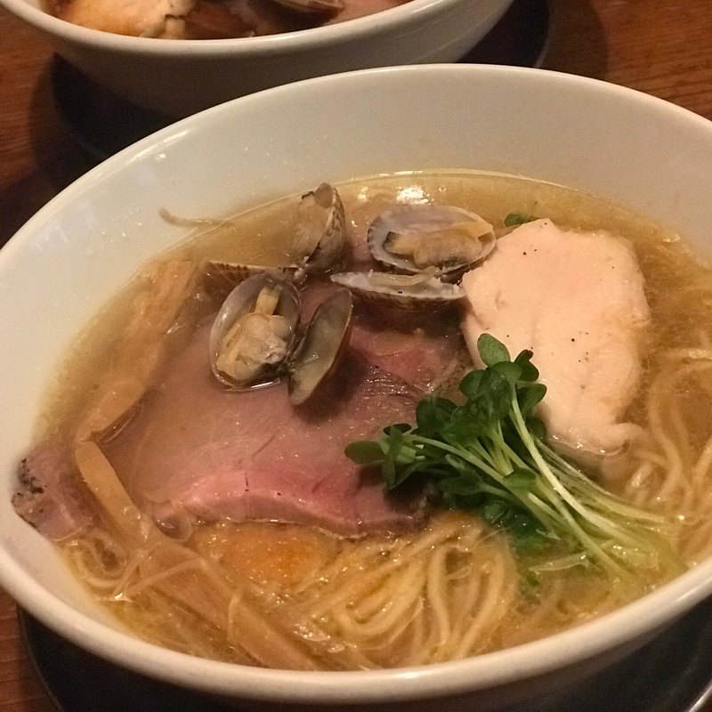 旨味正油らーめん 肉ソバ(フスマにかけろ 中崎壱丁 （麩）)