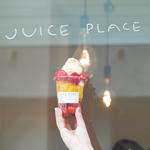 あふれるフルーツと手作り濃厚バニラアイス  いちご増量(JUICE PLACE)