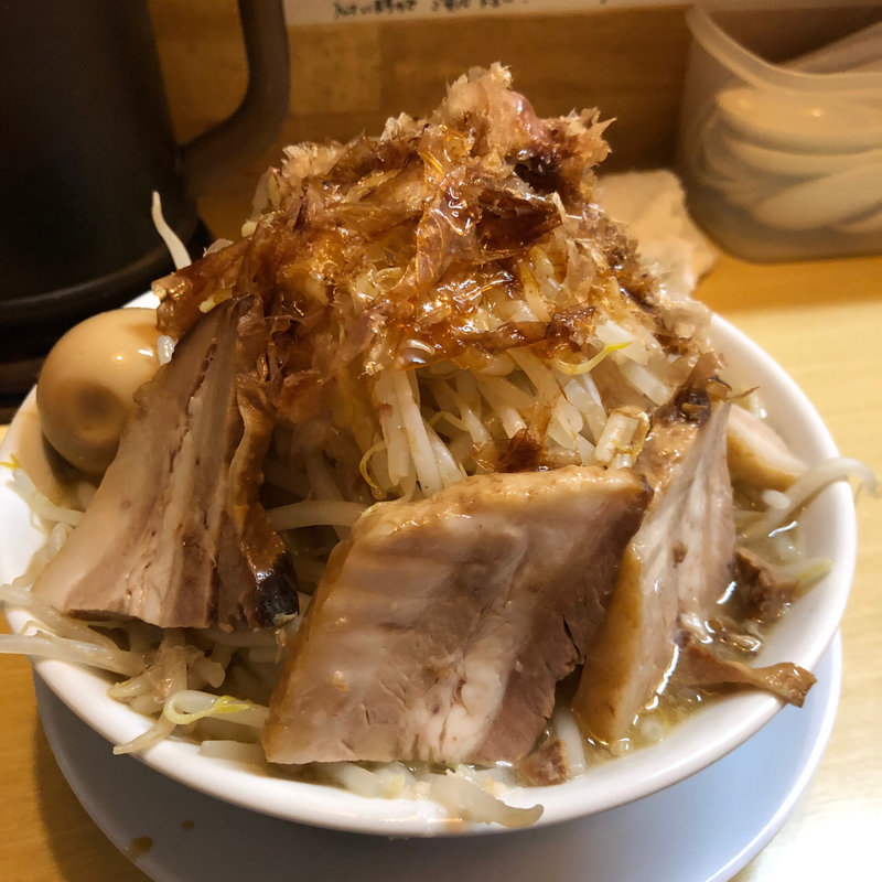 ラーメン小、野菜増し、カツオ増し増し、チャーシュー増し(笑福○わ)