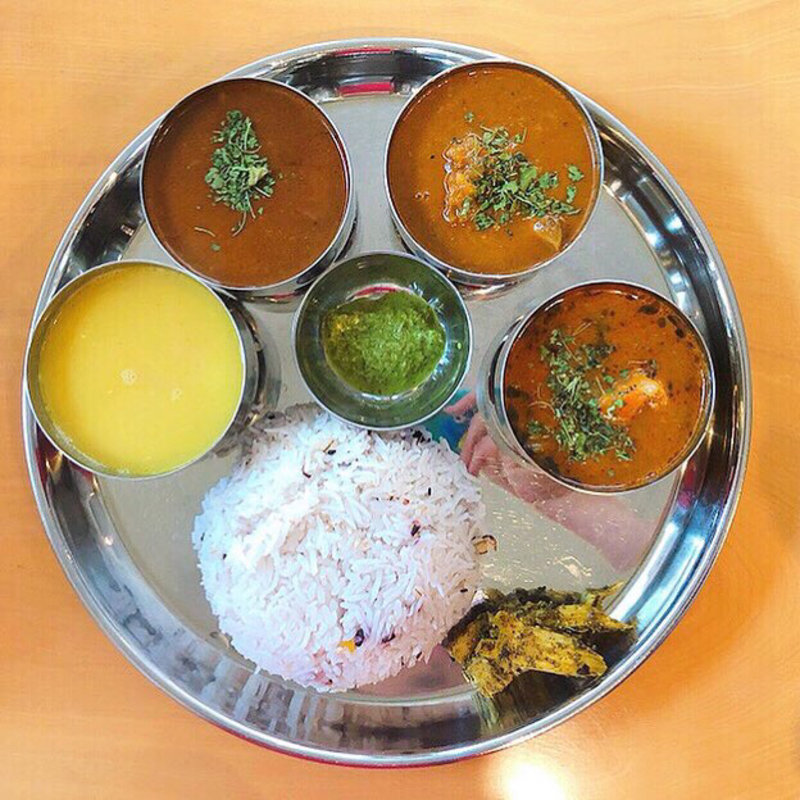 2周年特別メニュー Bセット （追加カレー:チキン、マトン）(アジアンダイニング カフェ&バー シャンティ)