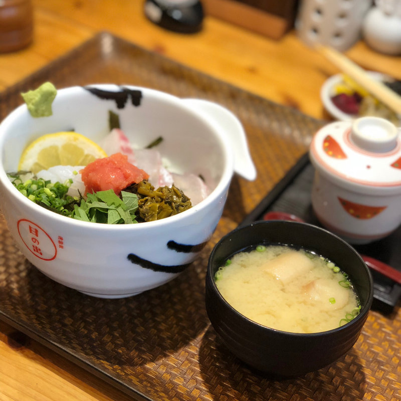 ピリッと博多丼(海鮮丼 日の出 薬院本店)