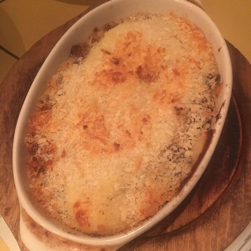 ひき肉とジャガイモのグラタン(ル・ブジョン・オガサワラ)