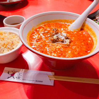 坦坦麺対相（坦坦麺と半チャーハン＞(王味)