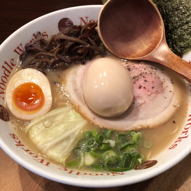 ラーメン   味玉、きくらげトッピング(ヌードルワークス)