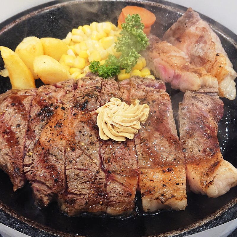 リブロースステーキ(300g)(武蔵ハンバーグ グランツリー武蔵小杉店)