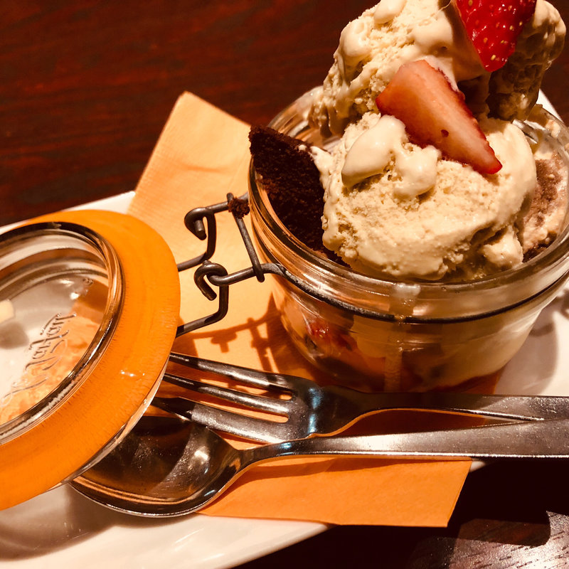 ピスタチオのアイスとティラミスのパルフェ(フレンチーナ 品川店 )