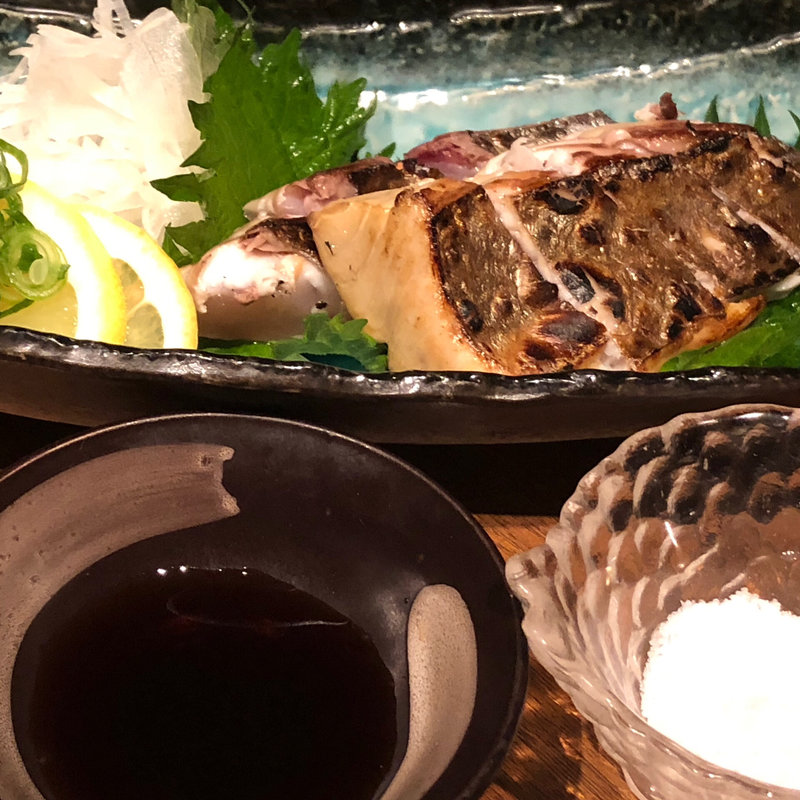 鰆のタタキ(一軒家ダイニング うおとり)