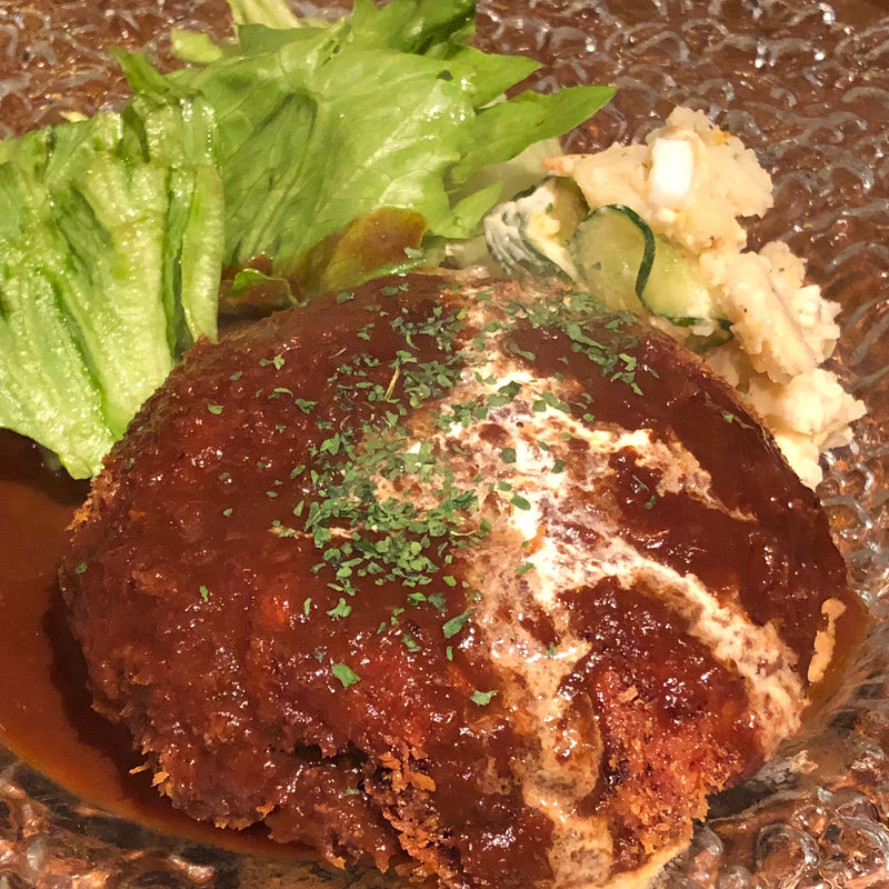 黒豚のメンチカツ(一軒家ダイニング うおとり)