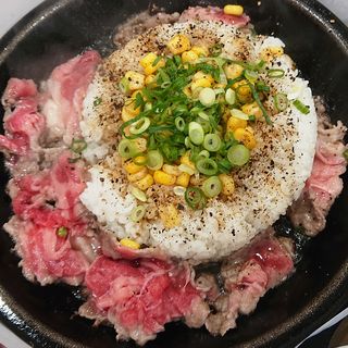 お肉たっぷりビーフ鉄鍋ライス(L)(武蔵ハンバーグ )